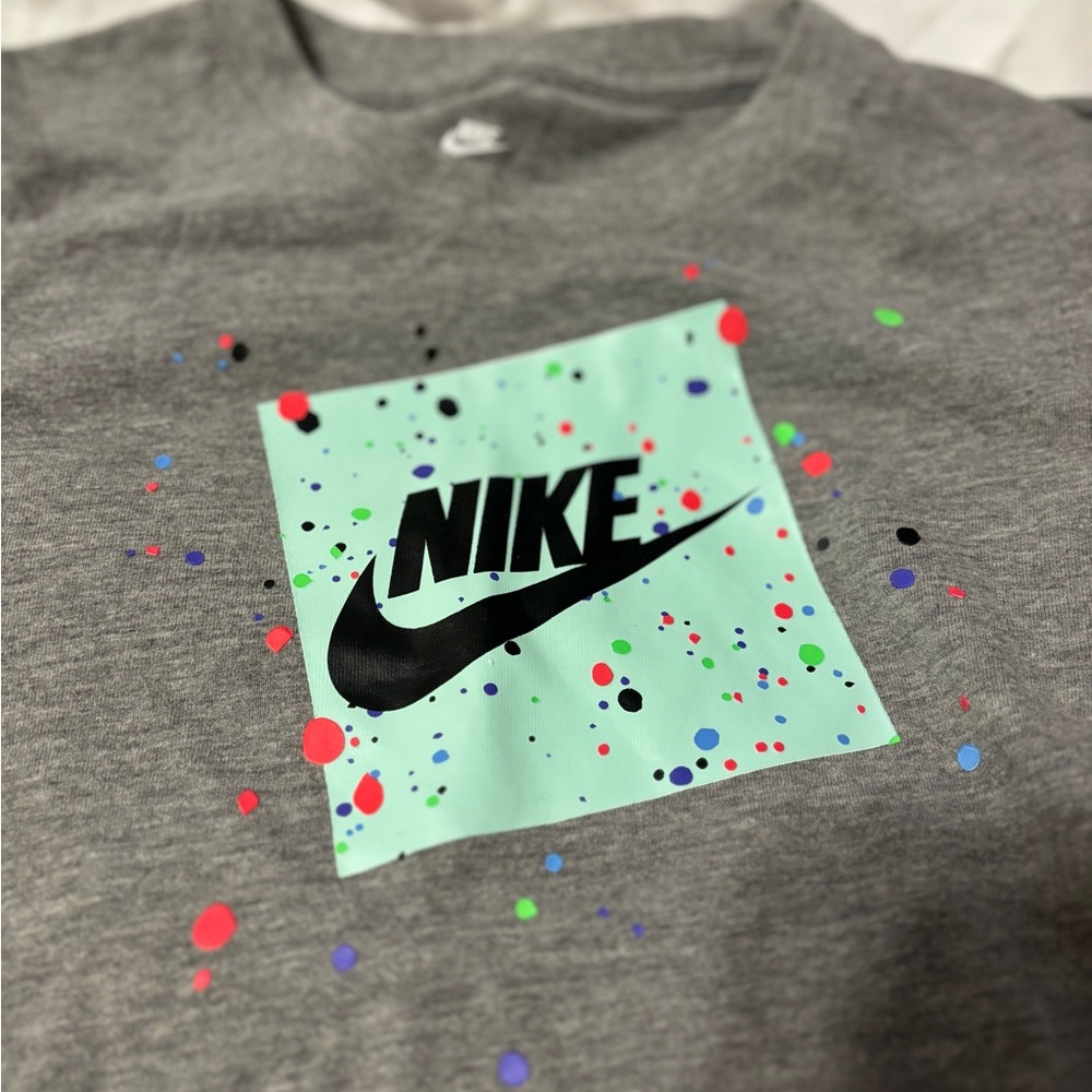 Youth NIKE tee shirt